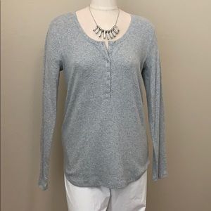 Gray ribbed T shirt long sleeved soft Henley